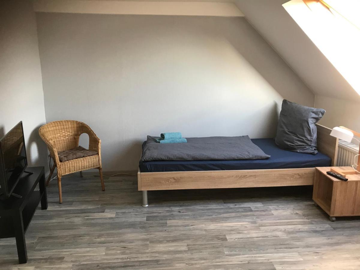 Monteur - Privat Zimmer Langerwehe Geich Appartement Buitenkant foto